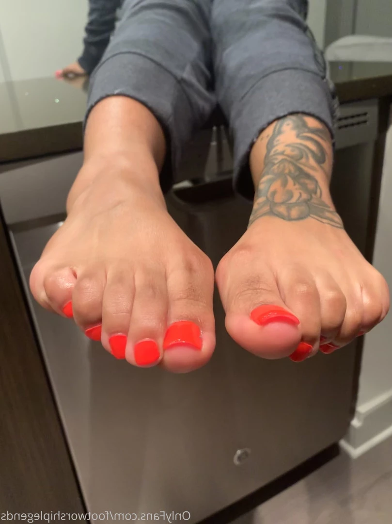 THE FOOT WORSHIP LEGEND [ enjoyyourfetish ] Onlyfans leaked photo 7190441 on Hotleaks.tv