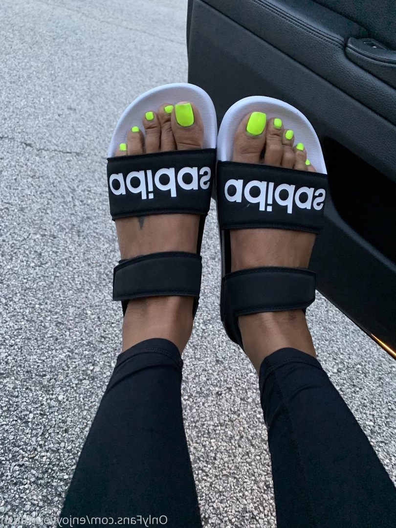 THE FOOT WORSHIP LEGEND [ enjoyyourfetish ] Onlyfans leaked photo 7190575 on Hotleaks.tv