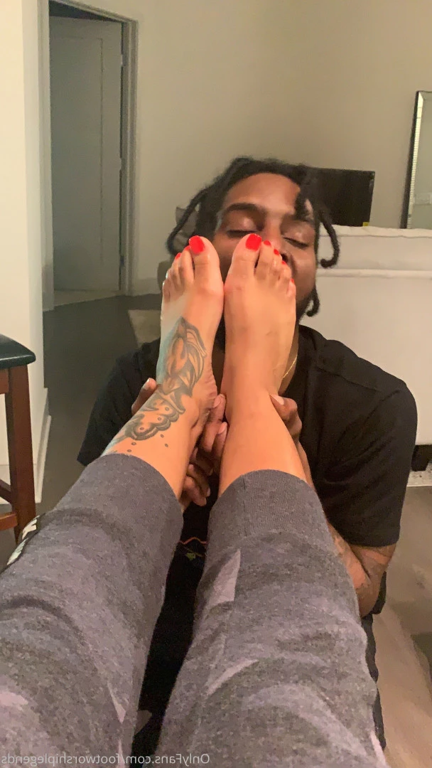 THE FOOT WORSHIP LEGEND [ enjoyyourfetish ] Onlyfans leaked photo 7192896 on Hotleaks.tv