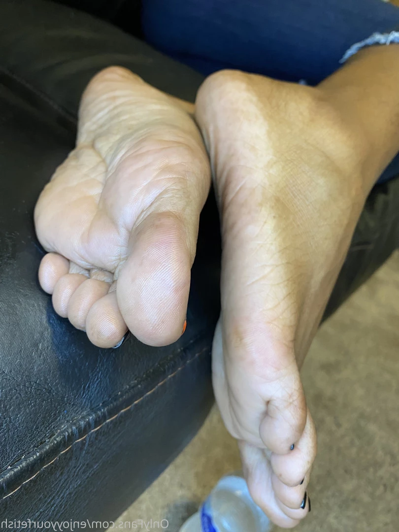 THE FOOT WORSHIP LEGEND [ enjoyyourfetish ] Onlyfans leaked photo 7195599 on Hotleaks.tv