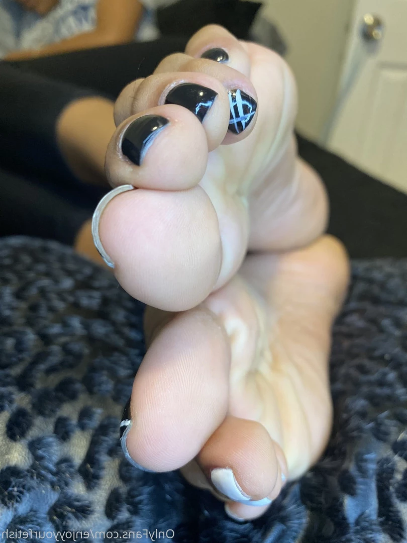 THE FOOT WORSHIP LEGEND [ enjoyyourfetish ] Onlyfans leaked photo 7198368 on Hotleaks.tv