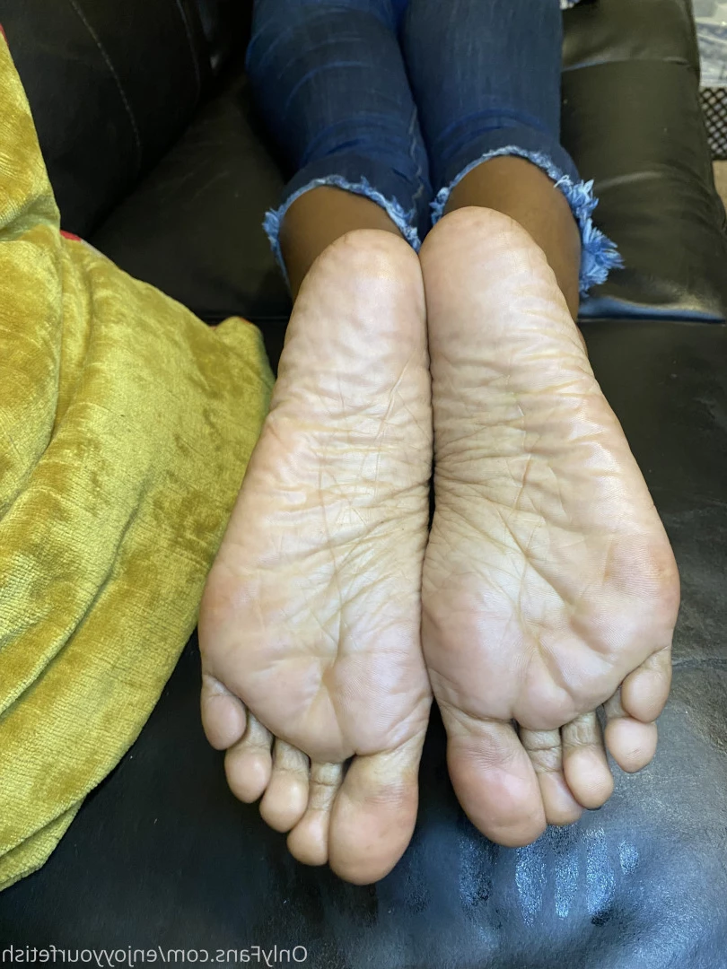 THE FOOT WORSHIP LEGEND [ enjoyyourfetish ] Onlyfans leaked photo 7199954 on Hotleaks.tv