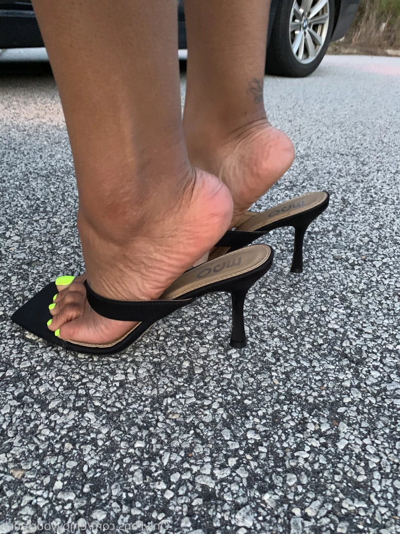 THE FOOT WORSHIP LEGEND [ enjoyyourfetish ] Onlyfans leaked photo 7204467 on Hotleaks.tv