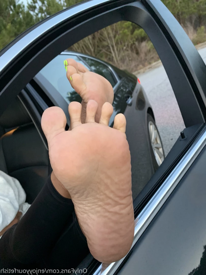 THE FOOT WORSHIP LEGEND [ enjoyyourfetish ] Onlyfans leaked photo 7209823 on Hotleaks.tv