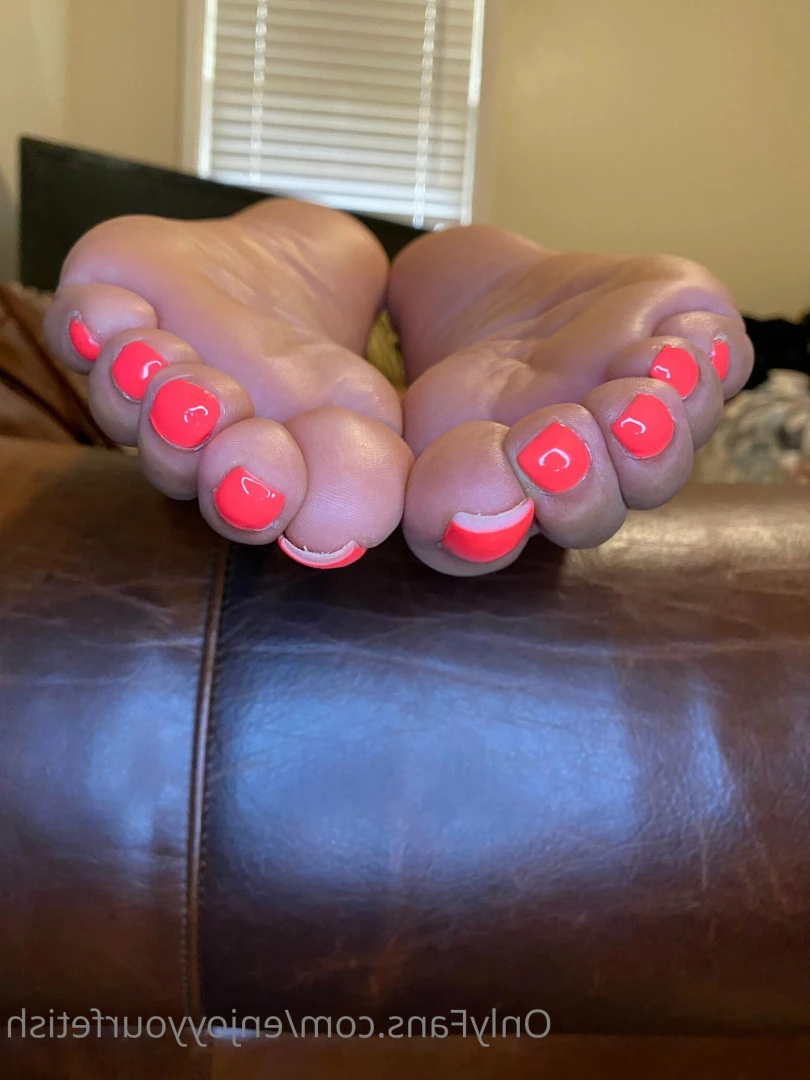 THE FOOT WORSHIP LEGEND [ enjoyyourfetish ] Onlyfans leaked photo 7213497 on Hotleaks.tv