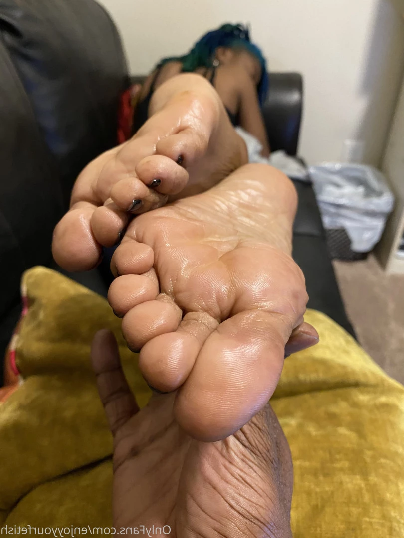 THE FOOT WORSHIP LEGEND [ enjoyyourfetish ] Onlyfans leaked photo 7215347 on Hotleaks.tv