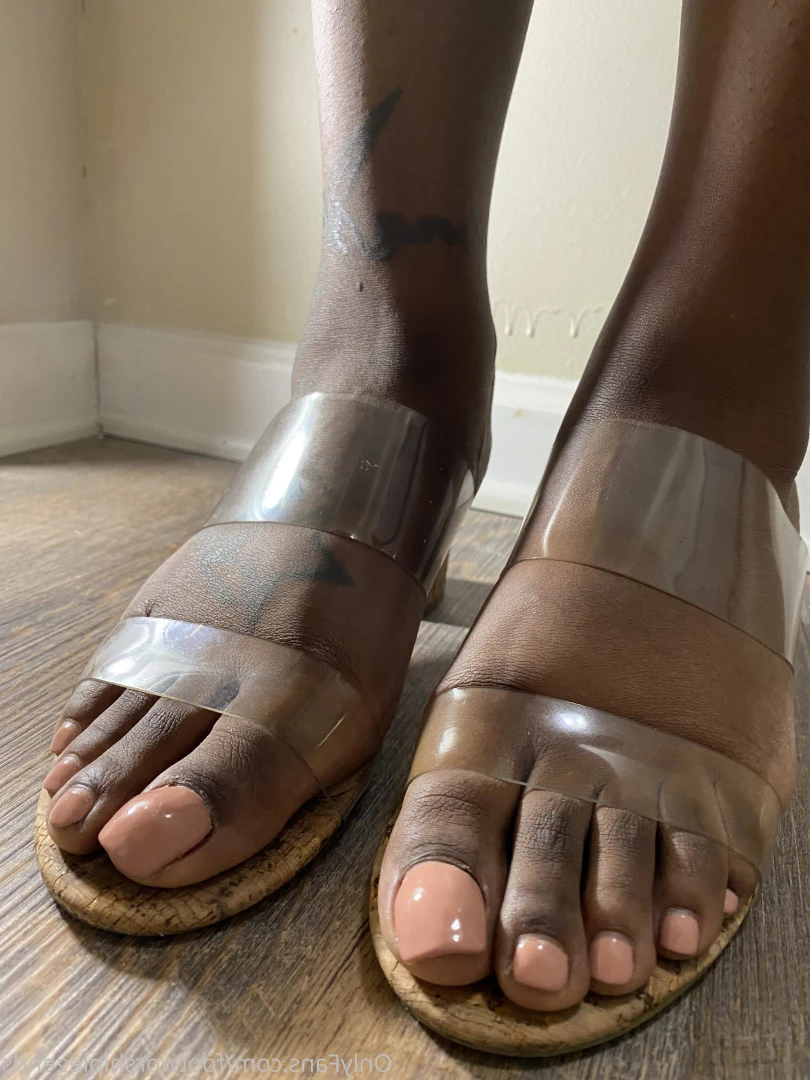 THE FOOT WORSHIP LEGEND [ enjoyyourfetish ] Onlyfans leaked photo 7219698 on Hotleaks.tv