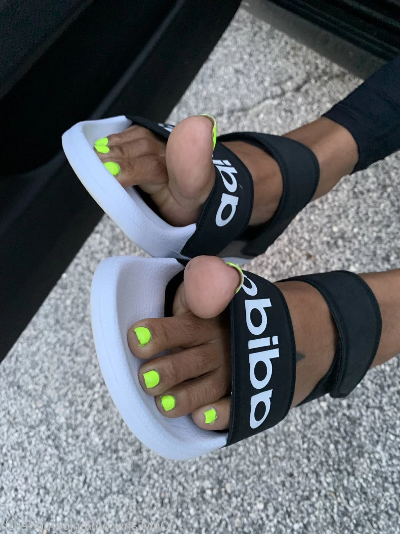 THE FOOT WORSHIP LEGEND [ enjoyyourfetish ] Onlyfans leaked photo 7225446 on Hotleaks.tv