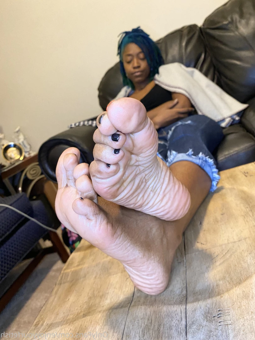 THE FOOT WORSHIP LEGEND [ enjoyyourfetish ] Onlyfans leaked photo 7228381 on Hotleaks.tv