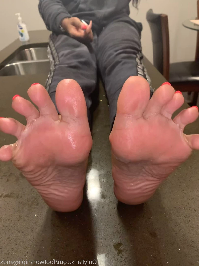 THE FOOT WORSHIP LEGEND [ enjoyyourfetish ] Onlyfans leaked photo 7232412 on Hotleaks.tv