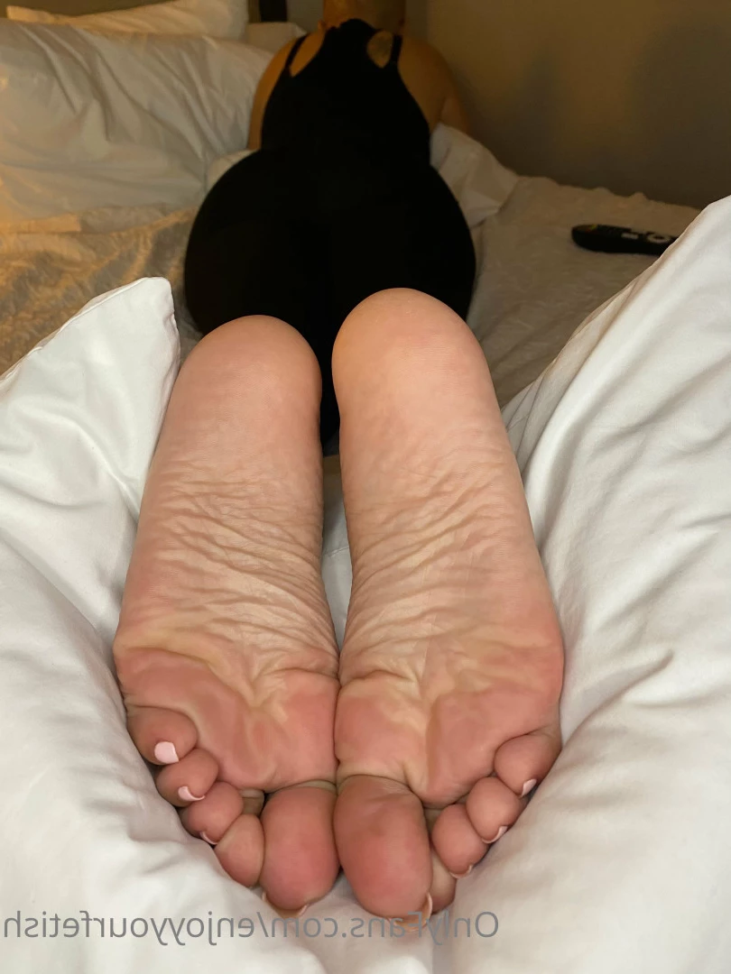 THE FOOT WORSHIP LEGEND [ enjoyyourfetish ] Onlyfans leaked photo 7241214 on Hotleaks.tv
