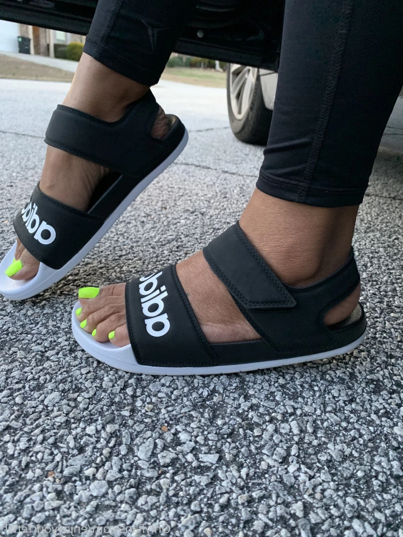 THE FOOT WORSHIP LEGEND [ enjoyyourfetish ] Onlyfans leaked photo 7242820 on Hotleaks.tv