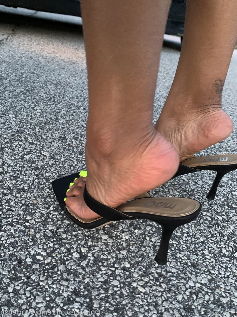THE FOOT WORSHIP LEGEND [ enjoyyourfetish ] Onlyfans leaked photo 7259417 on Hotleaks.tv