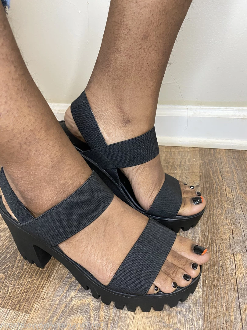 THE FOOT WORSHIP LEGEND [ enjoyyourfetish ] Onlyfans leaked photo 7264969 on Hotleaks.tv