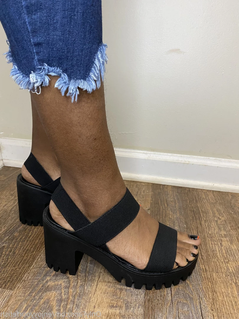 THE FOOT WORSHIP LEGEND [ enjoyyourfetish ] Onlyfans leaked photo 7266651 on Hotleaks.tv
