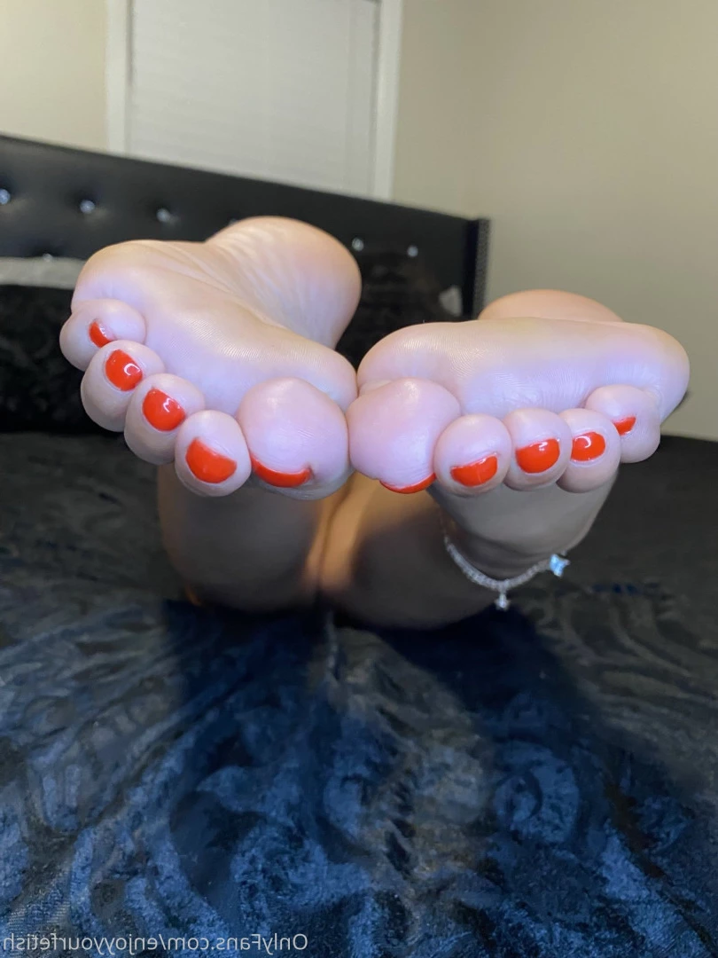 THE FOOT WORSHIP LEGEND [ enjoyyourfetish ] Onlyfans leaked photo 7267105 on Hotleaks.tv
