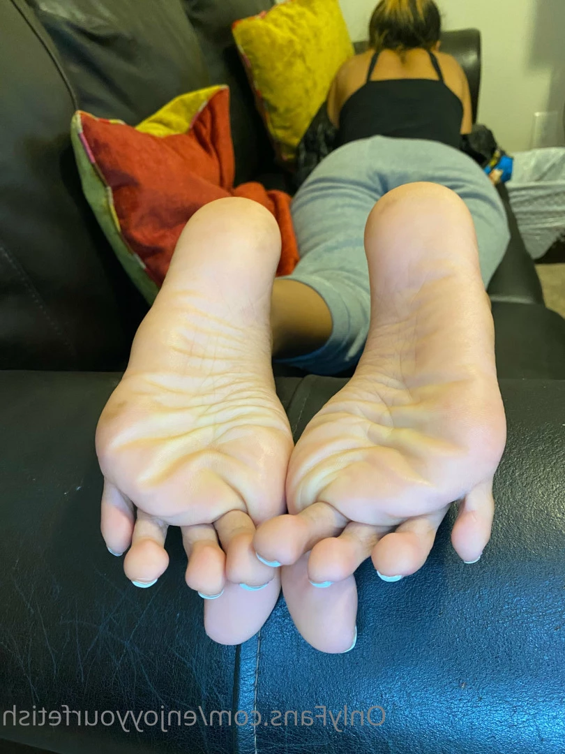 THE FOOT WORSHIP LEGEND [ enjoyyourfetish ] Onlyfans leaked photo 7275372 on Hotleaks.tv