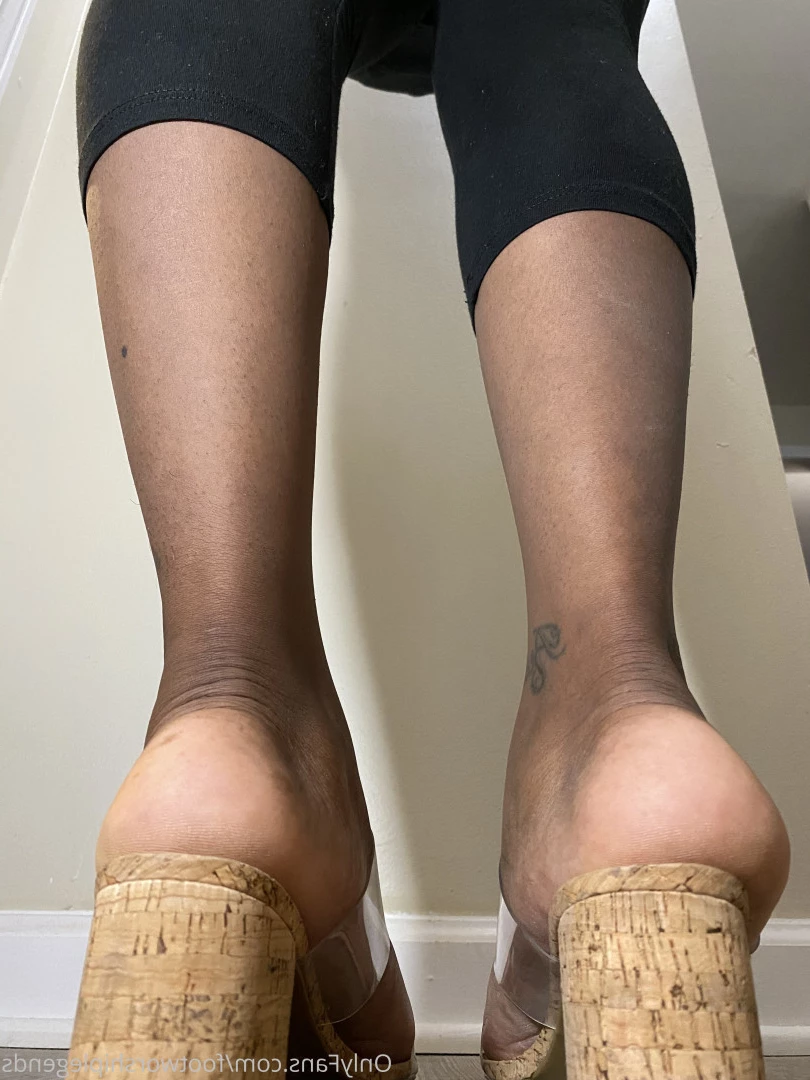THE FOOT WORSHIP LEGEND [ enjoyyourfetish ] Onlyfans leaked photo 7276154 on Hotleaks.tv