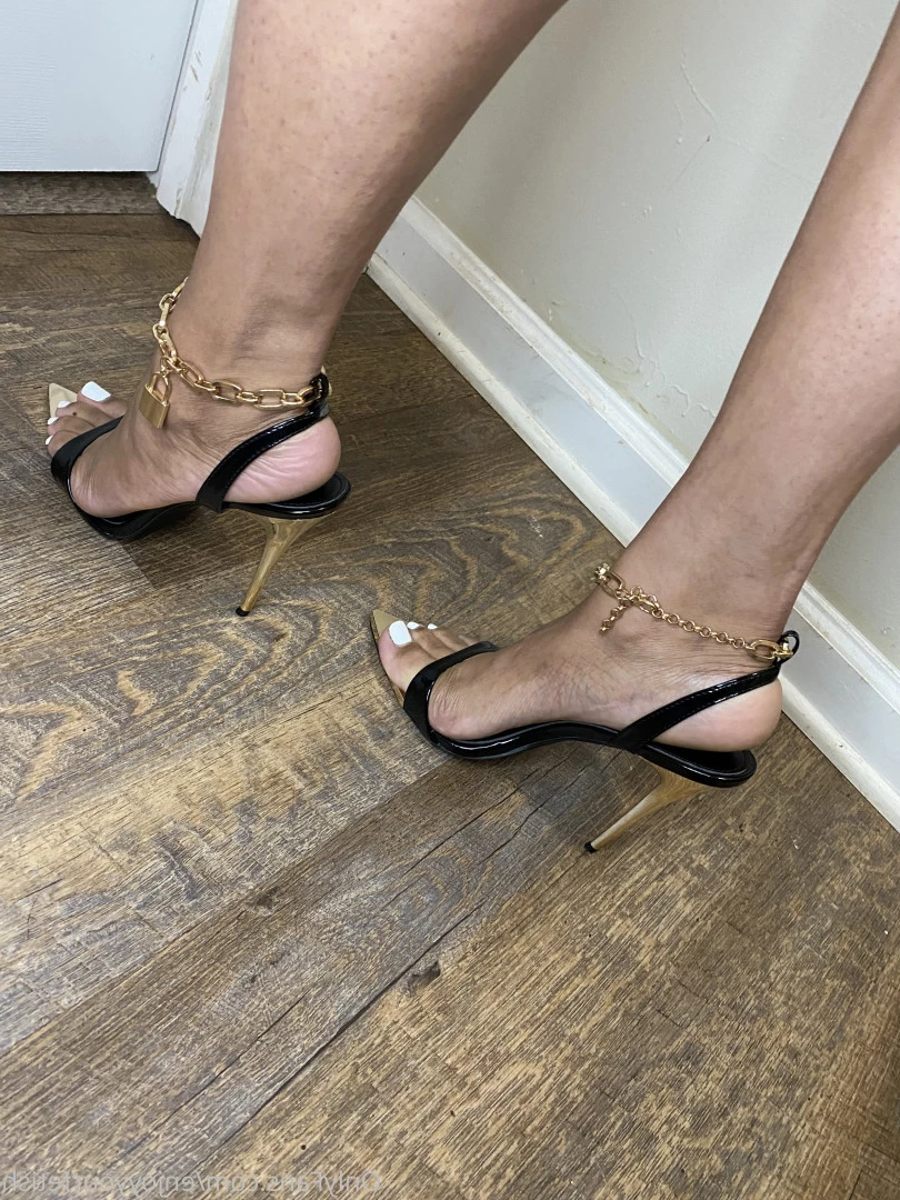 THE FOOT WORSHIP LEGEND [ enjoyyourfetish ] Onlyfans leaked photo 7277563 on Hotleaks.tv