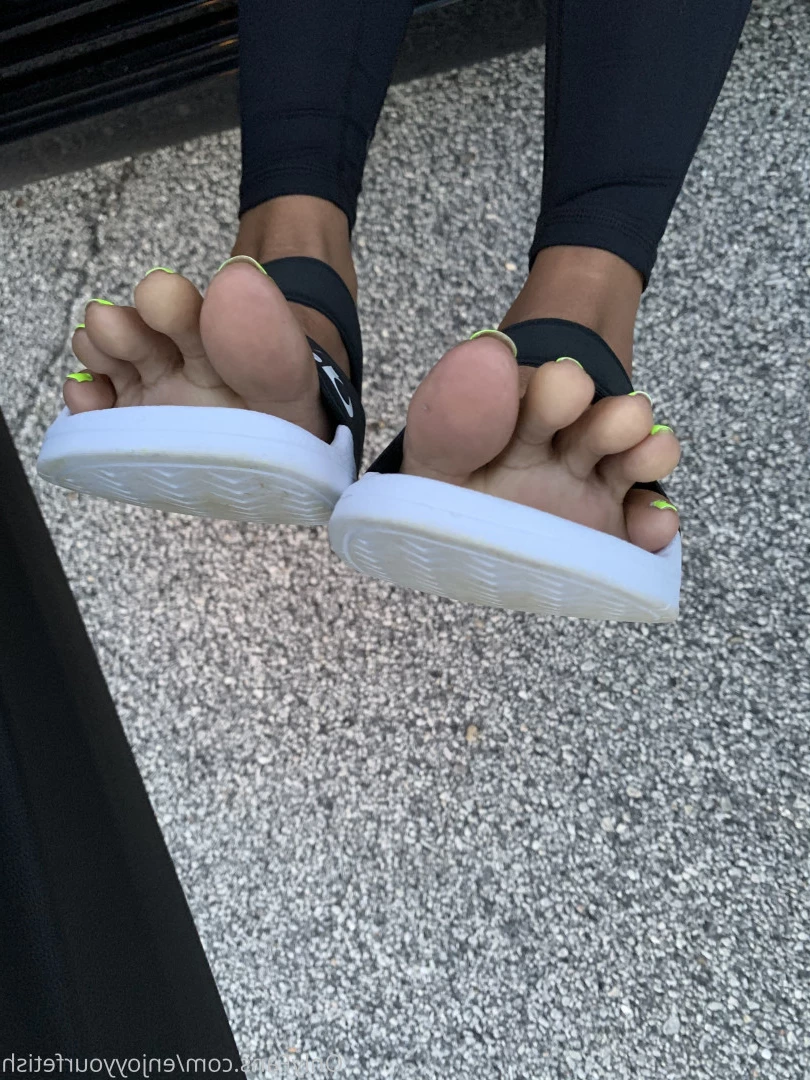 THE FOOT WORSHIP LEGEND [ enjoyyourfetish ] Onlyfans leaked photo 7297229 on Hotleaks.tv