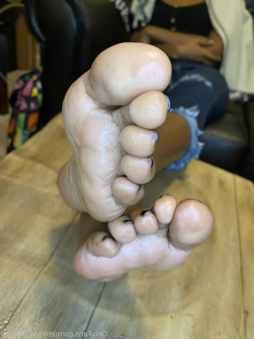 THE FOOT WORSHIP LEGEND [ enjoyyourfetish ] Onlyfans leaked photo 7299716 on Hotleaks.tv