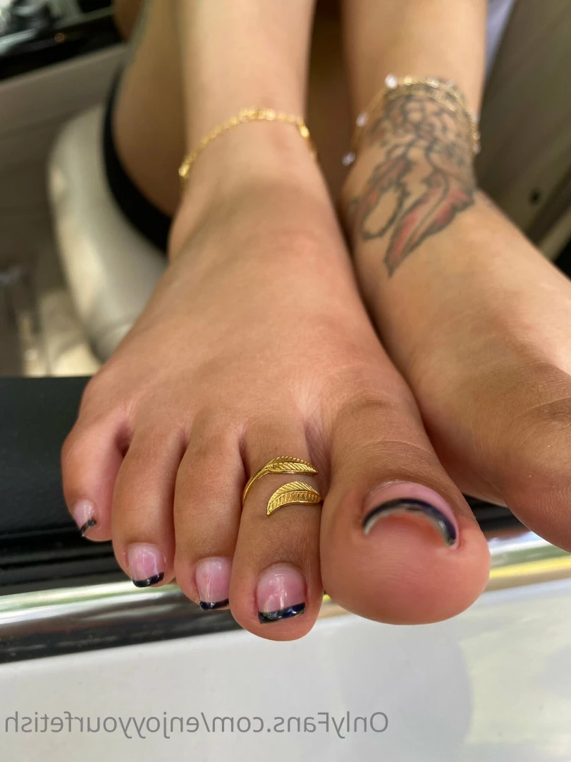 THE FOOT WORSHIP LEGEND [ enjoyyourfetish ] Onlyfans leaked photo 7307675 on Hotleaks.tv