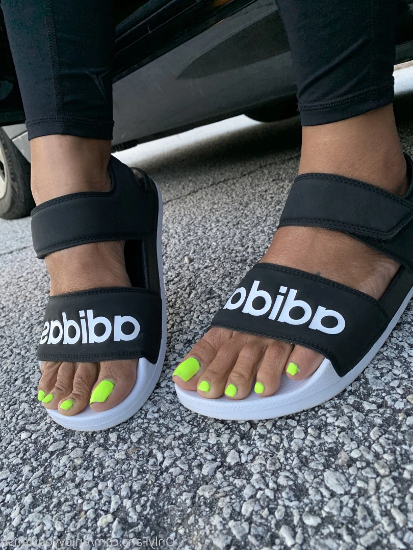 THE FOOT WORSHIP LEGEND [ enjoyyourfetish ] Onlyfans leaked photo 7321830 on Hotleaks.tv