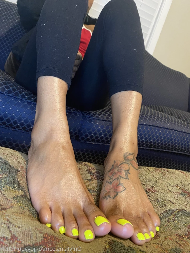 THE FOOT WORSHIP LEGEND [ enjoyyourfetish ] Onlyfans leaked photo 7322227 on Hotleaks.tv