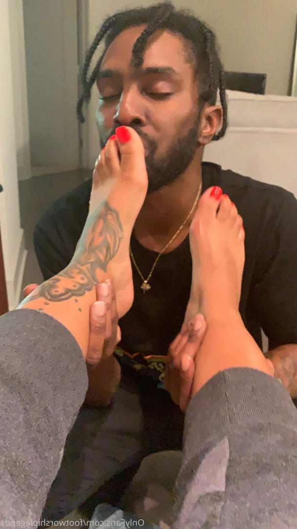 THE FOOT WORSHIP LEGEND [ enjoyyourfetish ] Onlyfans leaked photo 7331427 on Hotleaks.tv