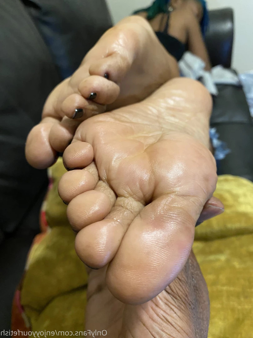 THE FOOT WORSHIP LEGEND [ enjoyyourfetish ] Onlyfans leaked photo 7348725 on Hotleaks.tv