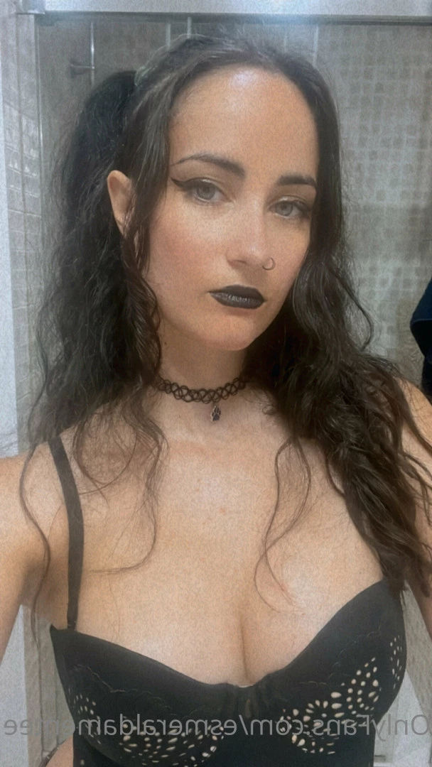 esmeraldamentee Onlyfans leaked photo 10505979 on Hotleaks.tv