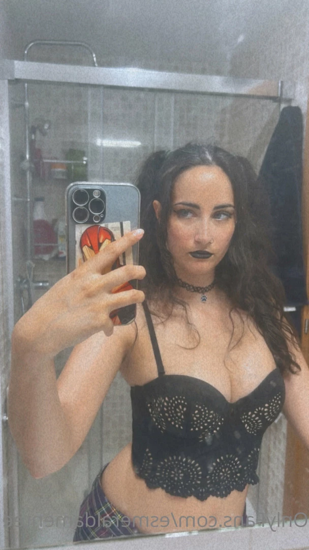 esmeraldamentee Onlyfans leaked photo 10506363 on Hotleaks.tv