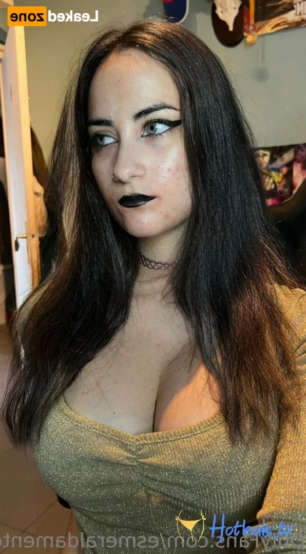 esmeraldamentee Onlyfans leaked photo 13856880 on Hotleaks.tv