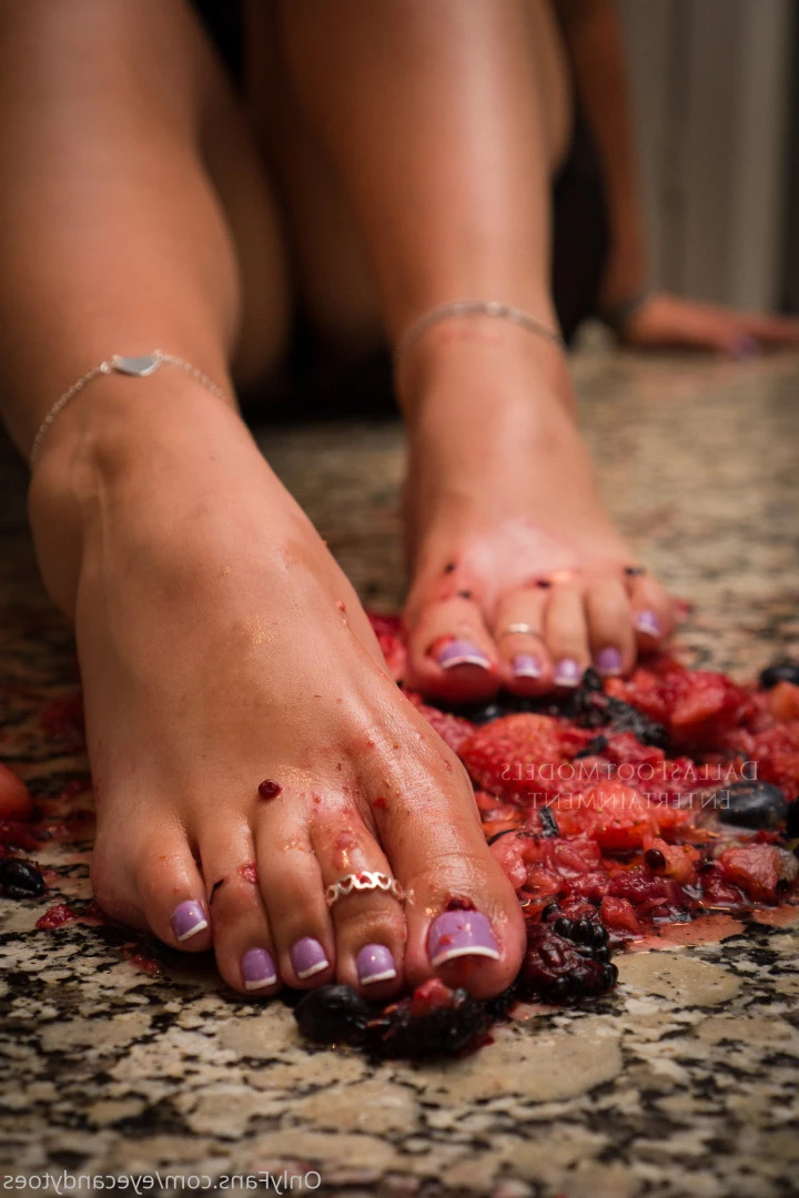 eyecandytoes Onlyfans leaked photo 7143365 on Hotleaks.tv