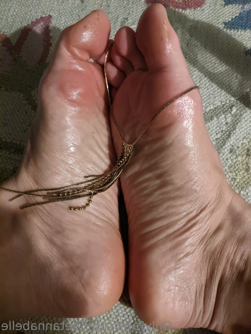 Anna feet crush vore love 😘 [ anna_feet_crush_vore ] Onlyfans leaked photo 7101829 on Hotleaks.tv
