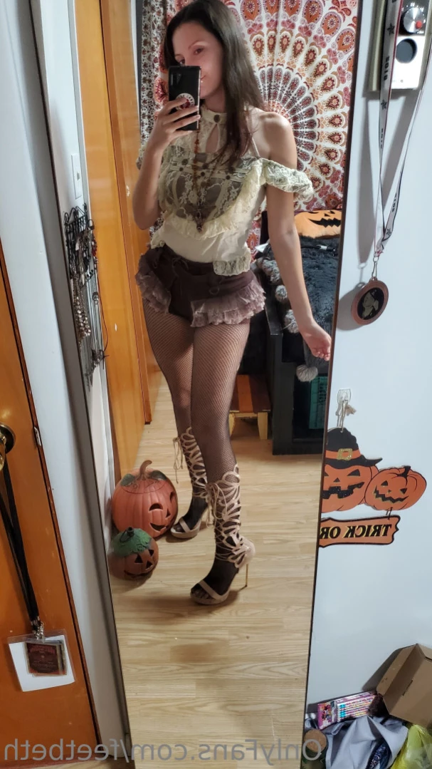 Beth [ feetbeth ] Onlyfans leaked photo 13965968 on Hotleaks.tv