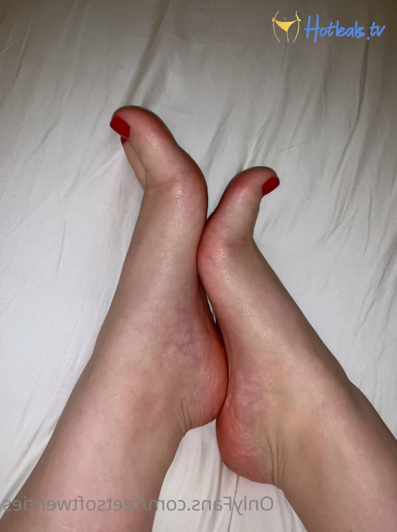 feetsoftwenties 6649951