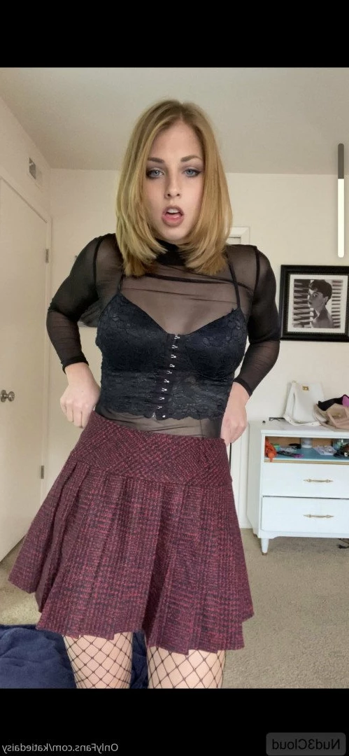 𝒦𝒶𝓉𝒾ℯ [ katiedaisy ] Onlyfans leaked photo 593681 on Hotleaks.tv