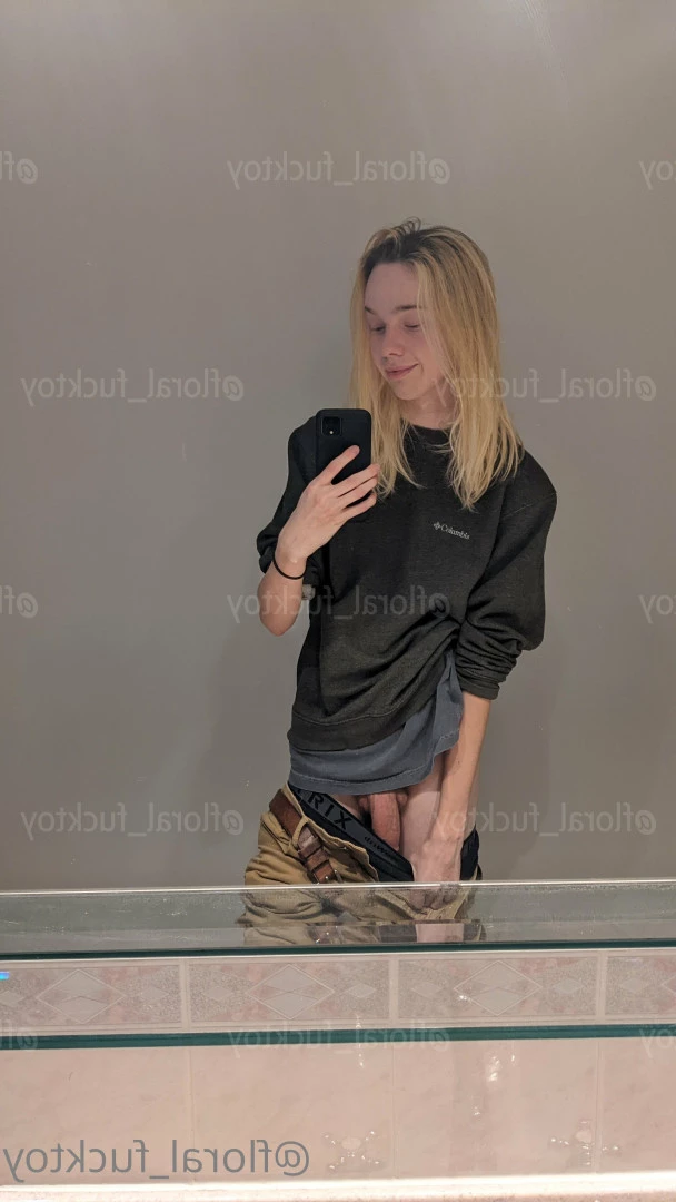 your floral fucktoy [ floral_fucktoy ] Onlyfans leaked photo 7668204 on Hotleaks.tv