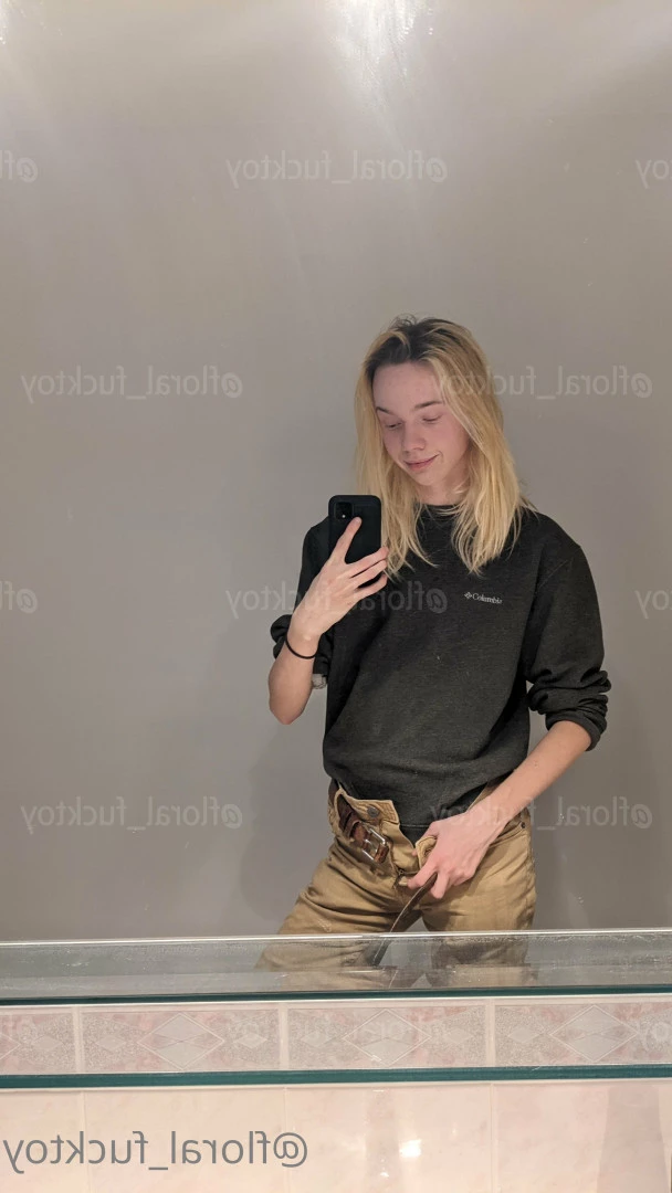 your floral fucktoy [ floral_fucktoy ] Onlyfans leaked photo 7668390 on Hotleaks.tv
