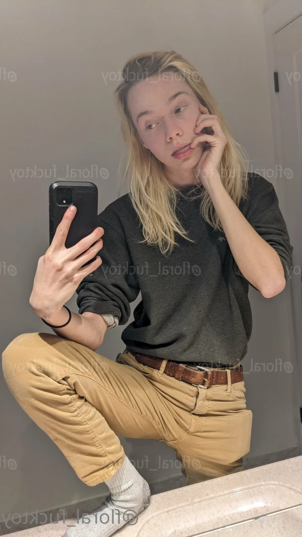 your floral fucktoy [ floral_fucktoy ] Onlyfans leaked photo 7668418 on Hotleaks.tv
