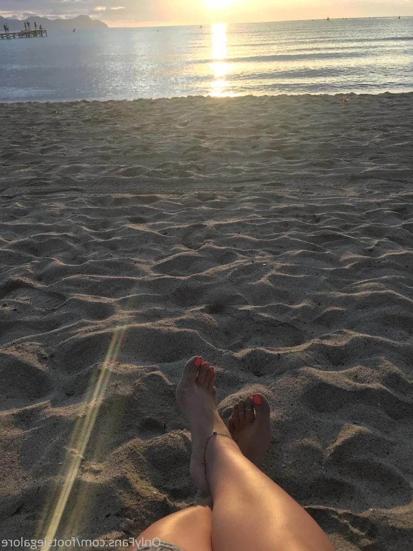 @footsiegalore [ footsiegalore ] Onlyfans leaked photo 7244298 on Hotleaks.tv