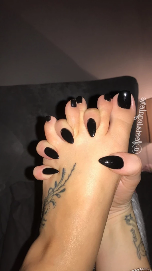 @footsiegalore [ footsiegalore ] Onlyfans leaked photo 7257252 on Hotleaks.tv