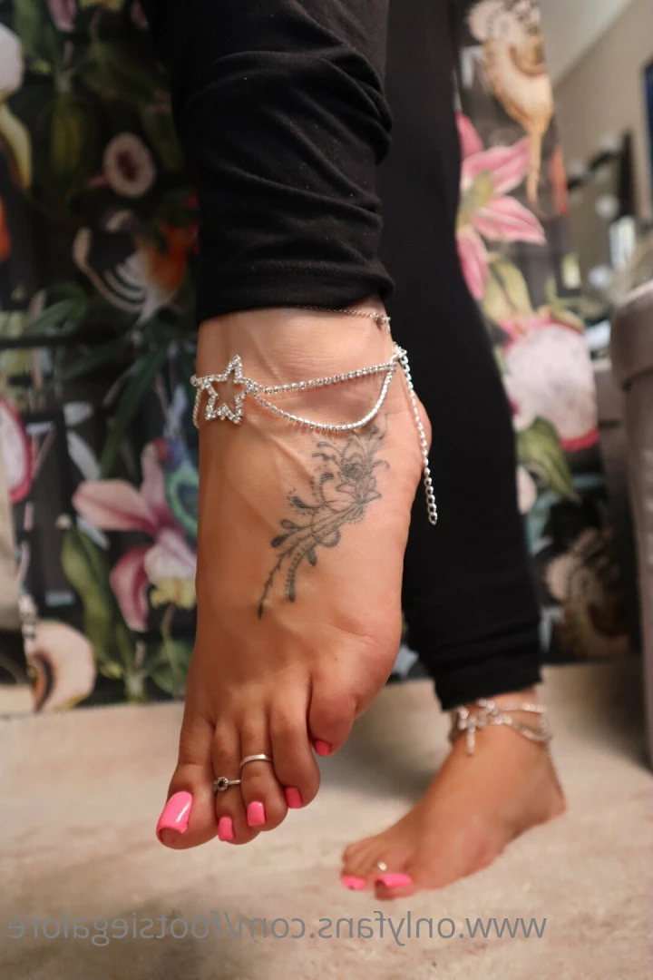 @footsiegalore [ footsiegalore ] Onlyfans leaked photo 7262076 on Hotleaks.tv