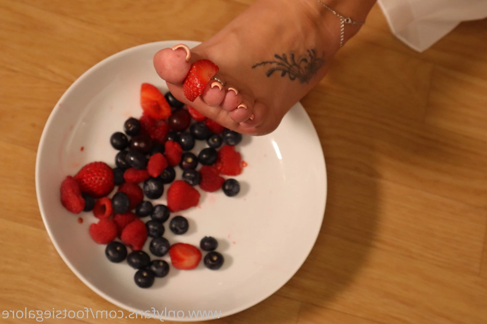 @footsiegalore [ footsiegalore ] Onlyfans leaked photo 7278972 on Hotleaks.tv