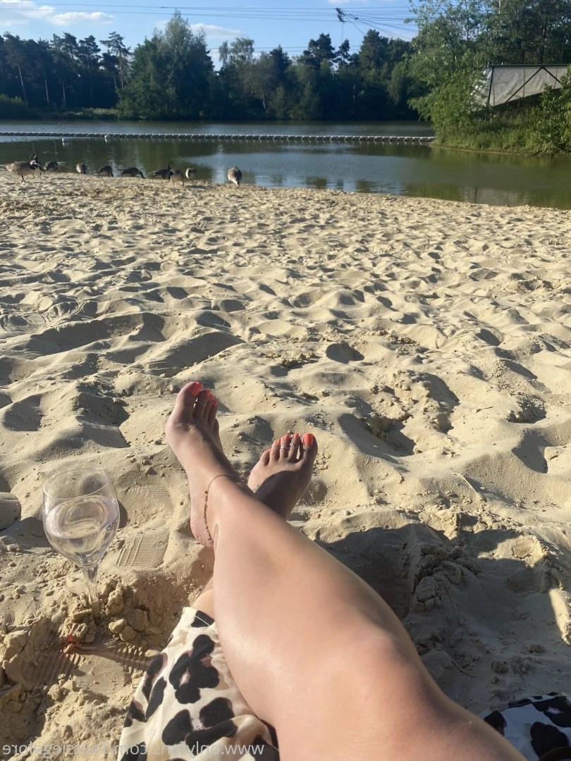@footsiegalore [ footsiegalore ] Onlyfans leaked photo 7285408 on Hotleaks.tv