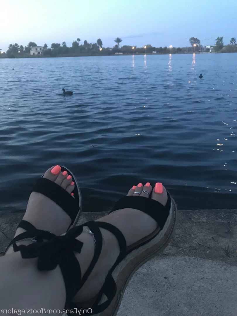 @footsiegalore [ footsiegalore ] Onlyfans leaked photo 7288134 on Hotleaks.tv