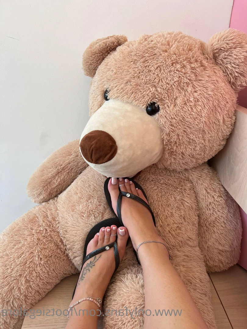 @footsiegalore [ footsiegalore ] Onlyfans leaked photo 7297290 on Hotleaks.tv