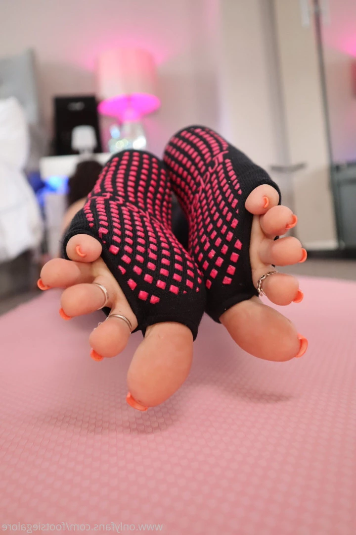 @footsiegalore [ footsiegalore ] Onlyfans leaked photo 7299960 on Hotleaks.tv