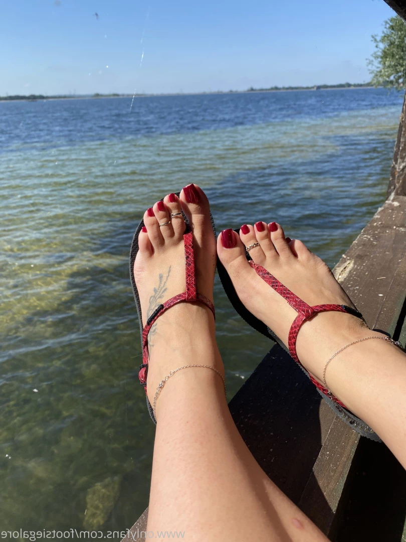 @footsiegalore [ footsiegalore ] Onlyfans leaked photo 7303871 on Hotleaks.tv